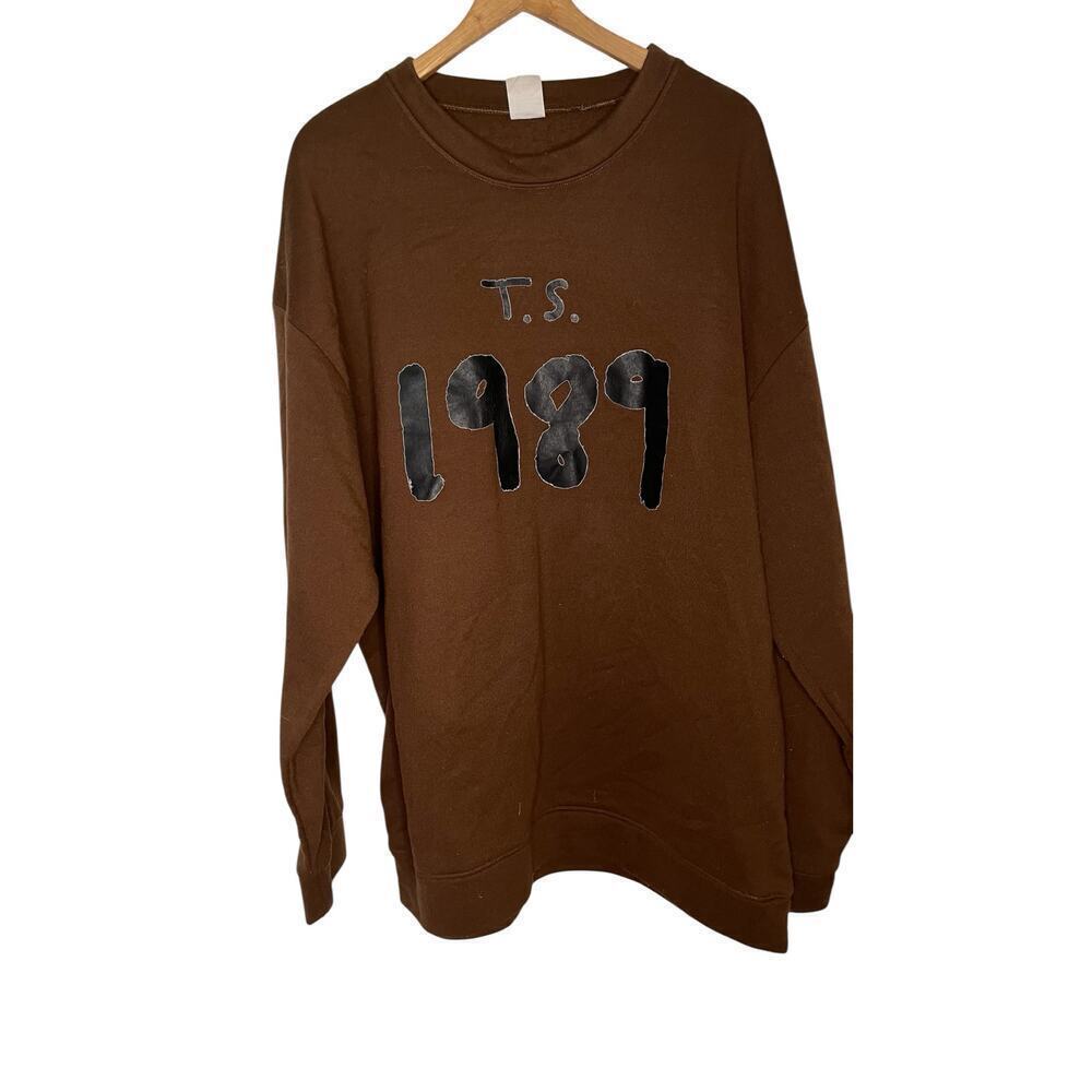 Taylor Swift 1989 sweatshirt - Picture 2 of 5